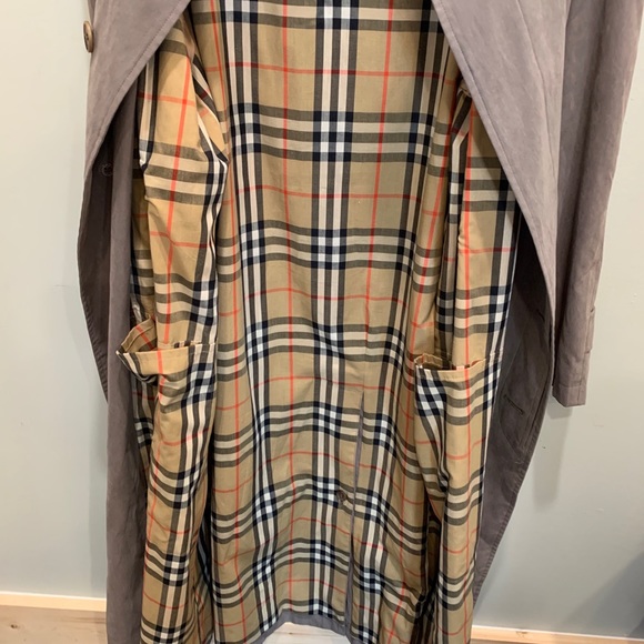 BURBERRY MEN’S COAT - Picture 2 of 15